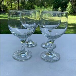 4 Wine Glasses sold as a set